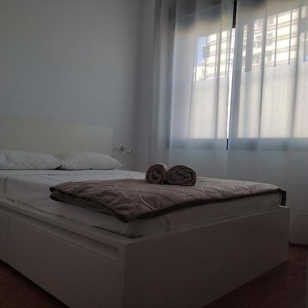 Ap4Us B1 - Apartment For Us - Sightseeing & Beach Near To Barcelona Badalona Buitenkant foto