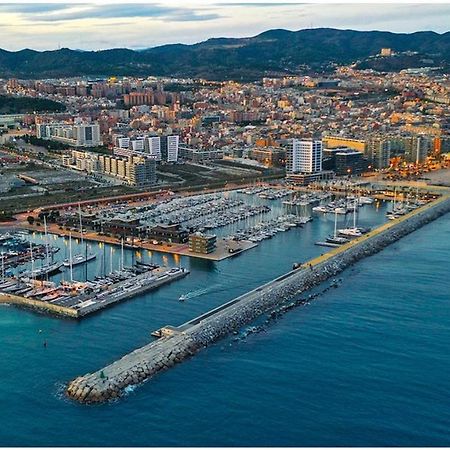 Ap4Us B1 - Apartment For Us - Sightseeing & Beach Near To Barcelona Badalona Buitenkant foto